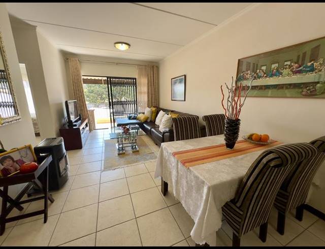 3 BEDROOM TOWNHOUSE FOR SALE IN OAKDENE